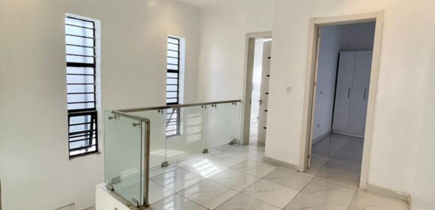 SPACIOUS TASTEFULLY FINISHED 5 BEDROOM FULLY DETACHED DUPLEX IN AJAH