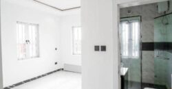 Spacious 3 Bedroom penthouse Apartment in Lekki phase 1