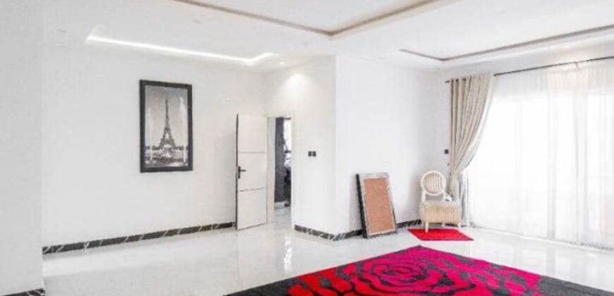 Spacious 3 Bedroom penthouse Apartment in Lekki phase 1