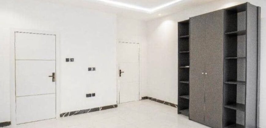 Spacious 3 Bedroom penthouse Apartment in Lekki phase 1