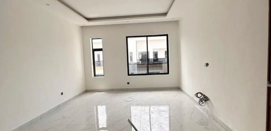 BEAUTIFUL SMART 4 BEDROOM TERRACE DUPLEX WITH BQ AND SWIMMING POOL IN LEKKI